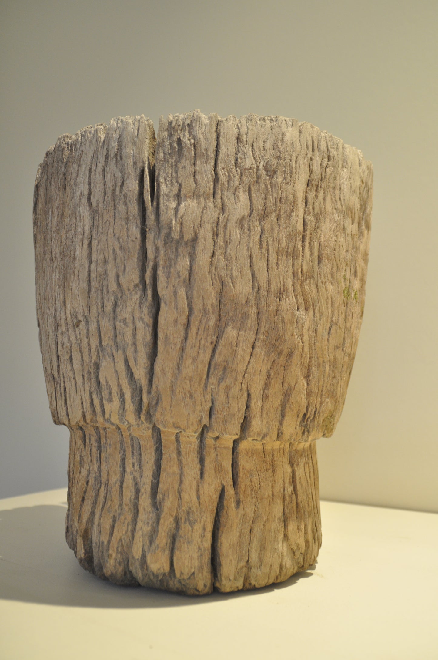 Rice pounder Perfectly eroded
