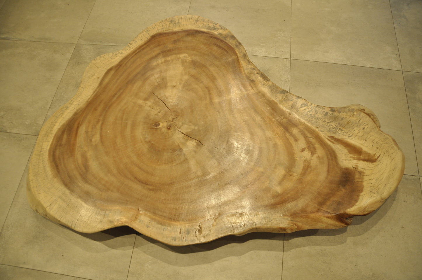 Coffee table suarwood
