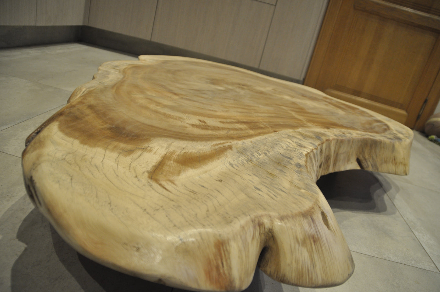 Coffee table suarwood