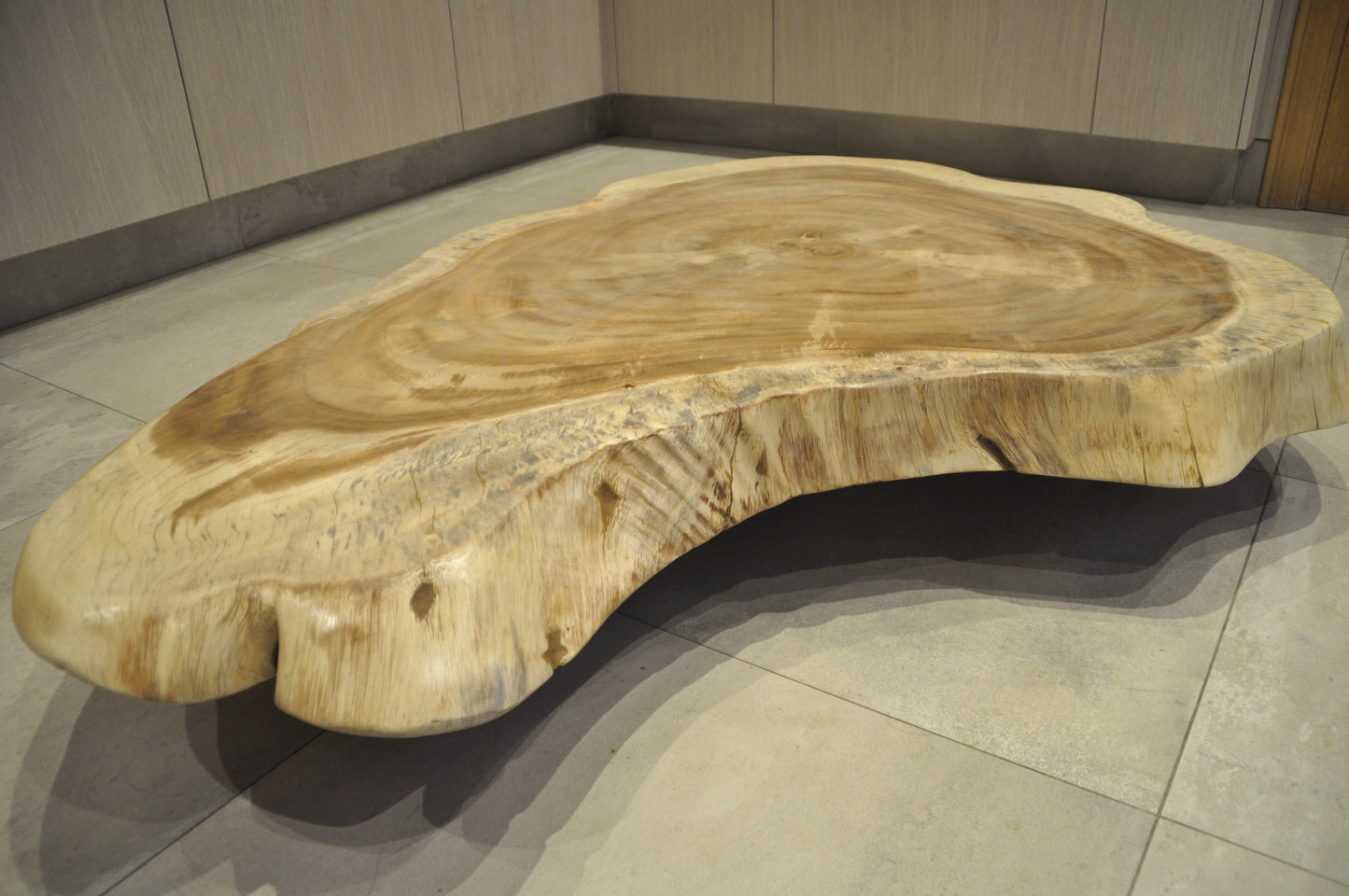 Coffee table suarwood