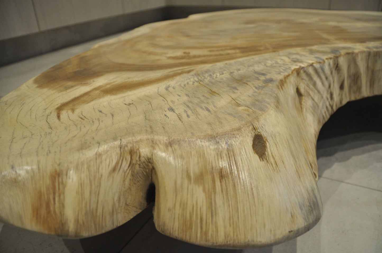 Coffee table suarwood